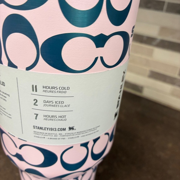 New Stanley & Coach Pink The Quencher H2.0 Flowstate Tumbler 40 oz. - Picture 4 of 5